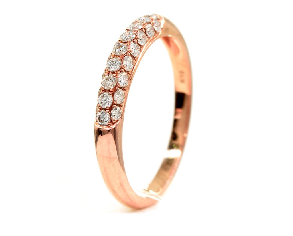 Oro Rosa 18 k y 25 Diamantes brillante que suman 36 pt.