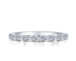 Anillo Plata con acabado de Platino con 9 Moisanitas corte baguette que suman 90 pt