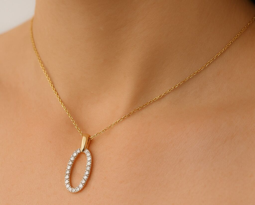 Colgante Oro Amarillo 14k con 25 Diamantes corte brillante que suman 10 pt
