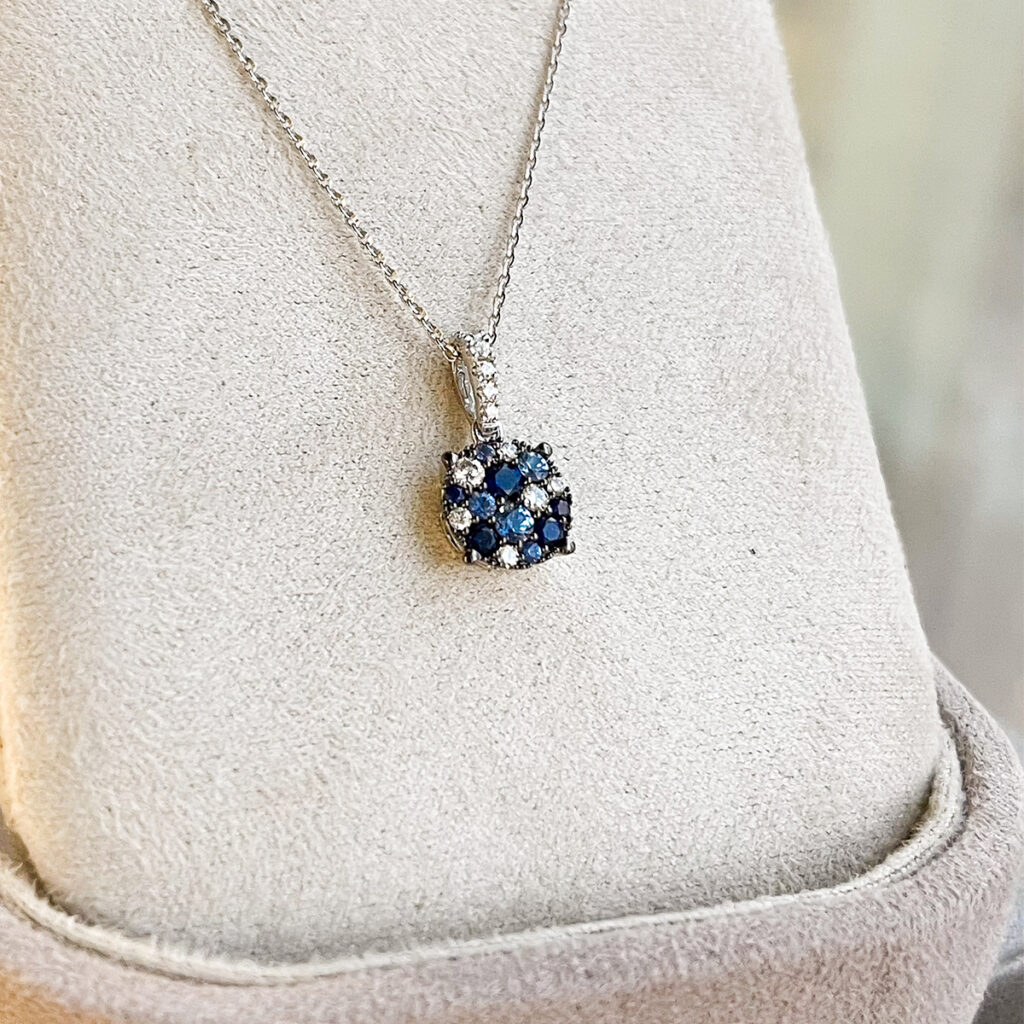 Colgante blue cluster Entrada