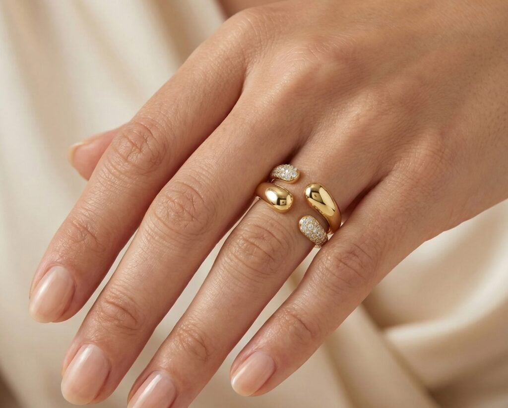 Anillo Oro Amarillo 14k con 47 Diamantes corte brillante que suman 30 pt