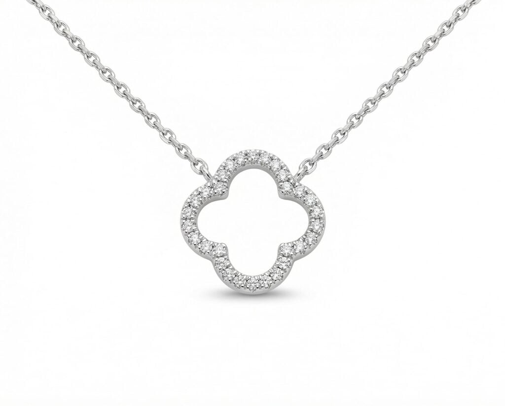 Colgante Oro Blanco 14k con 28 Diamantes corte brillante que suman 7 pt