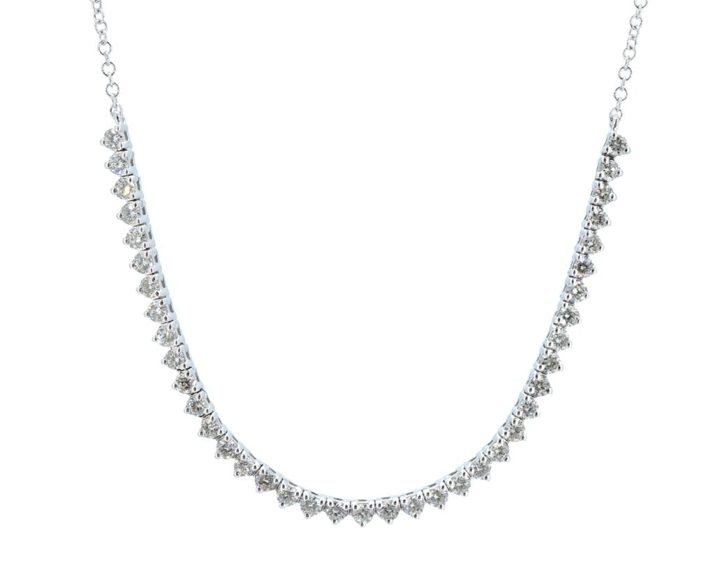 Colgante Oro Blanco 14k con 39 Diamantes corte brillante que suman 73 pt