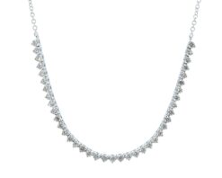 Colgante Oro Blanco 14k con 39 Diamantes corte brillante que suman 73 pt